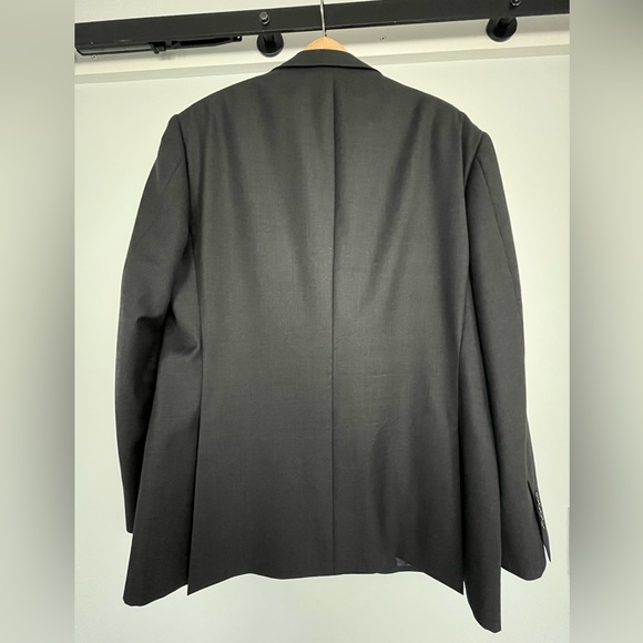 Like new gray SUITSUPPLY NAPOLI suit jacket - size 46 - Picture 2 of 6